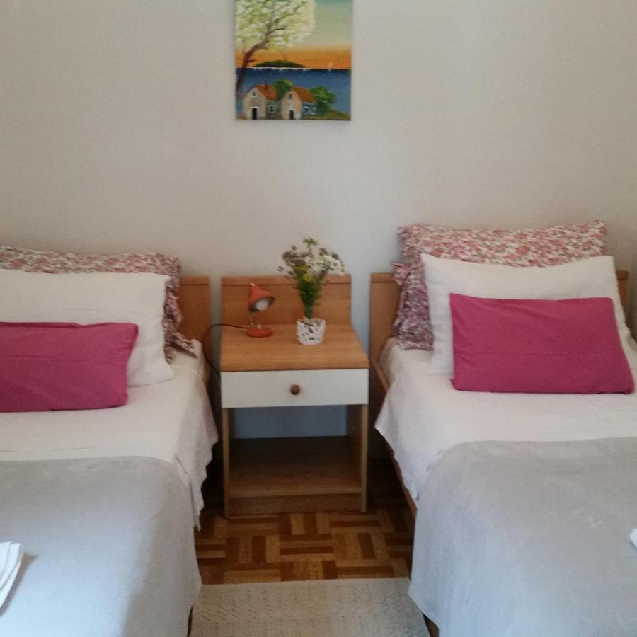 Mendula Apartment Rogac Bagian luar foto